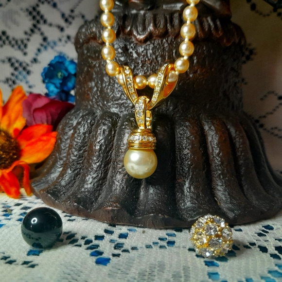 Nolan Miller "Spectacular InterChangeAble Pendant" Necklace With Three Looks - Picture 4 of 14